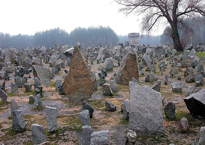 Memorial de Treblinka dominio público